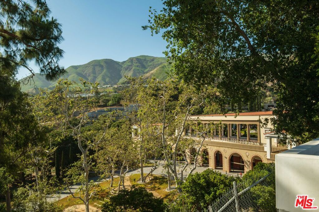 17941 Tramonto Drive