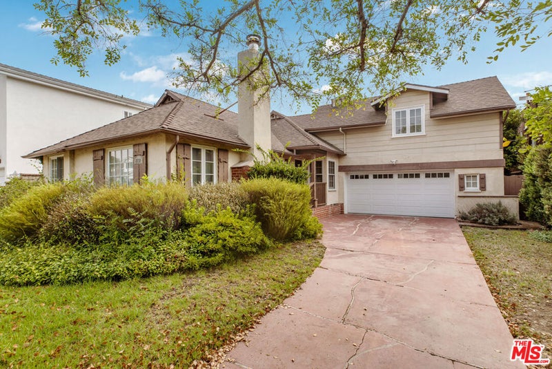 2932 S Beverly Drive