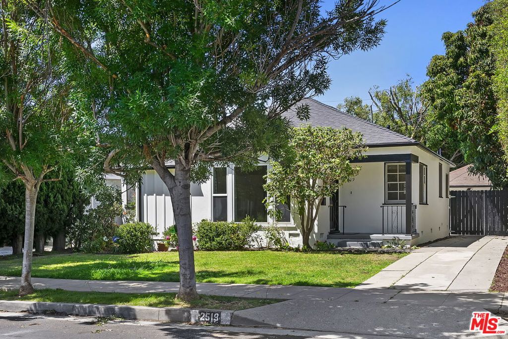 2519 BENTLEY Avenue