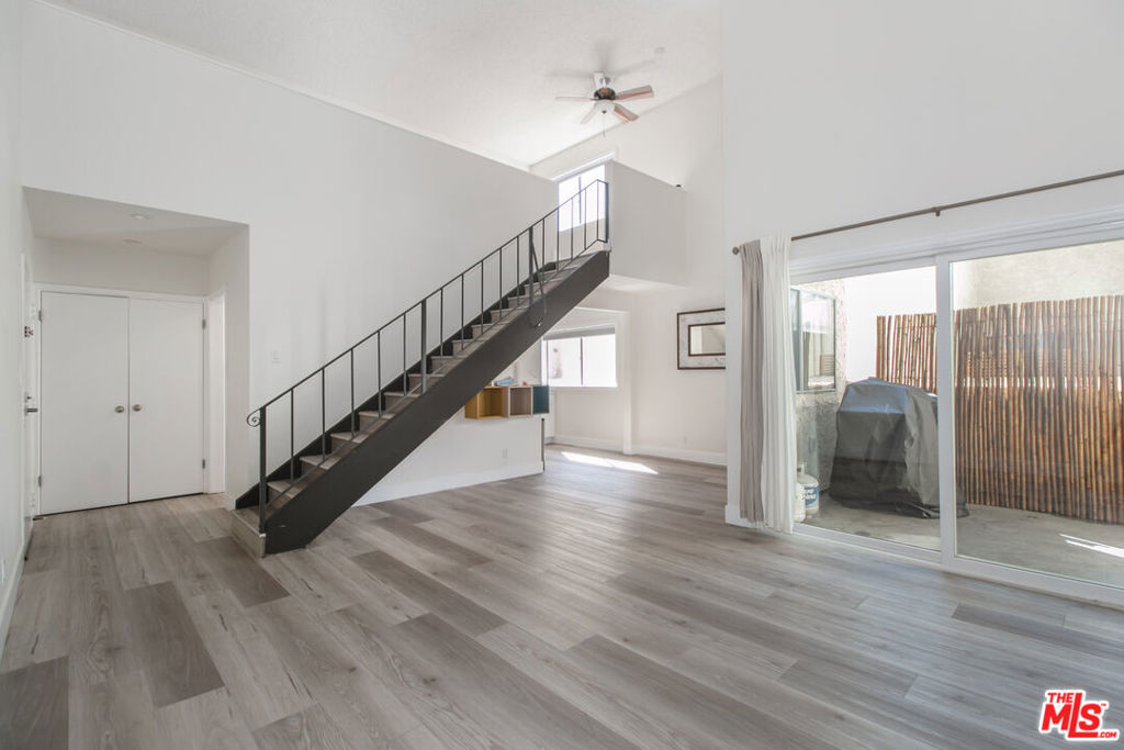 1339 N Columbus Avenue 304