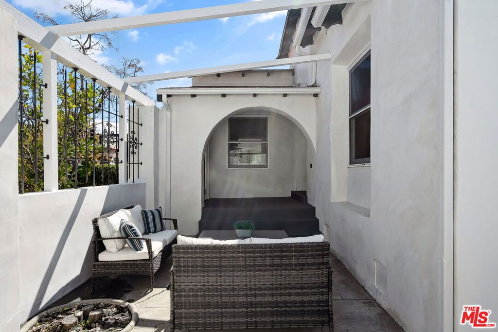 Properties 2 149 S Wetherly Drive