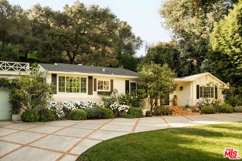 2533 Benedict Canyon Drive Beverly Hills CA 90210