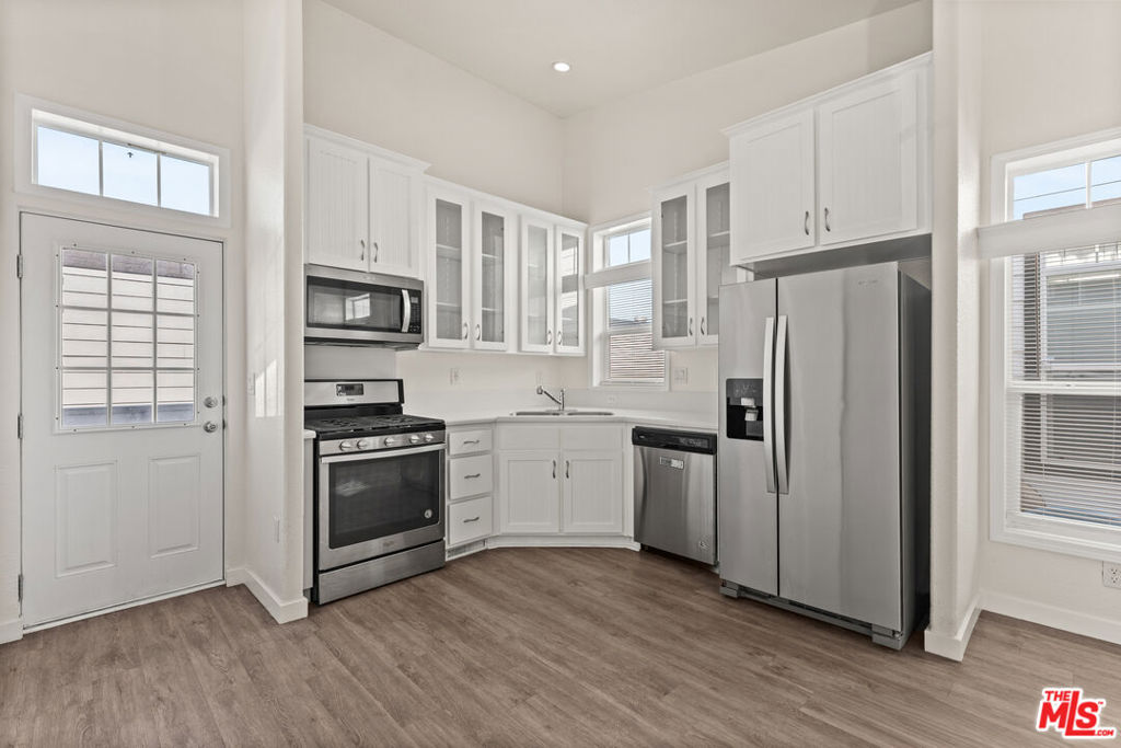 8250 Lankershim Boulevard 92