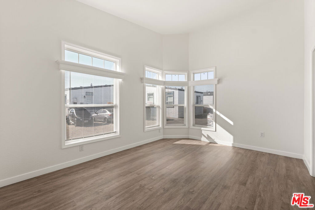 8250 Lankershim Boulevard 92
