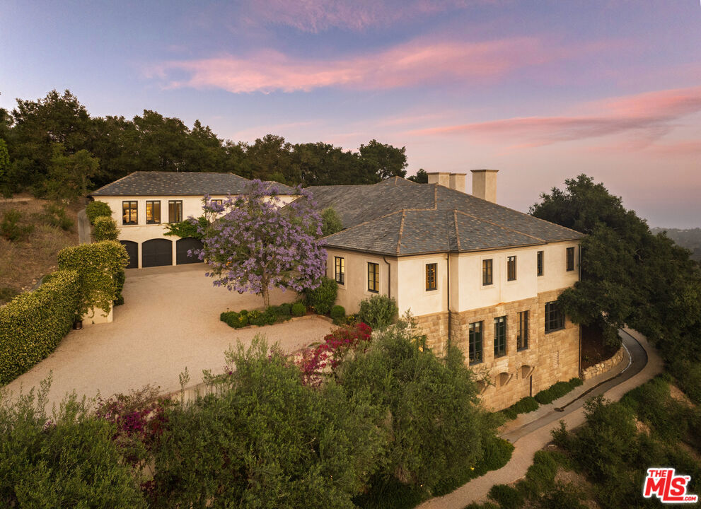 1140 E Mountain Drive