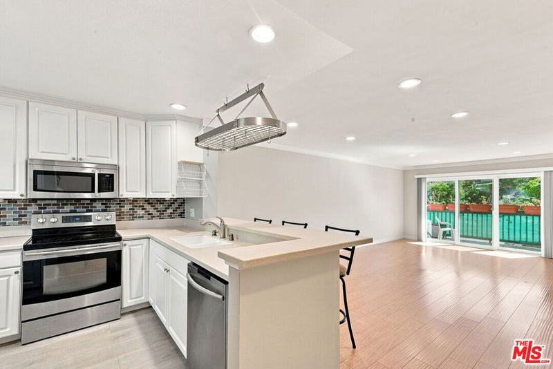 2940 N Verdugo Road 213