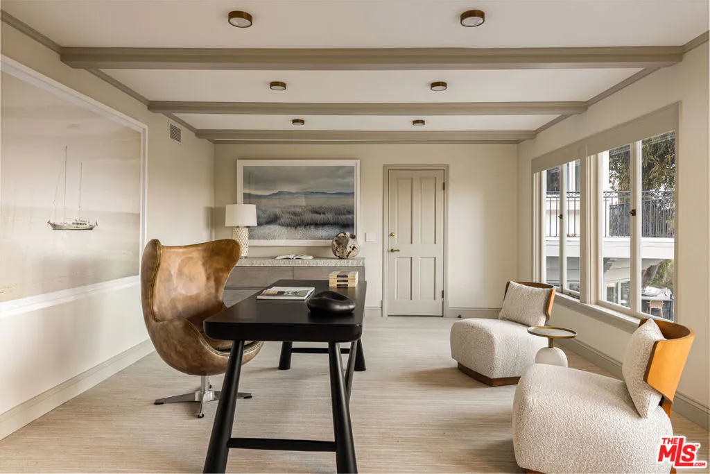 Pacific Palisades, California 90272, United States, 5 Bedrooms Bedrooms, ,6 BathroomsBathrooms,Residential,Active,220449