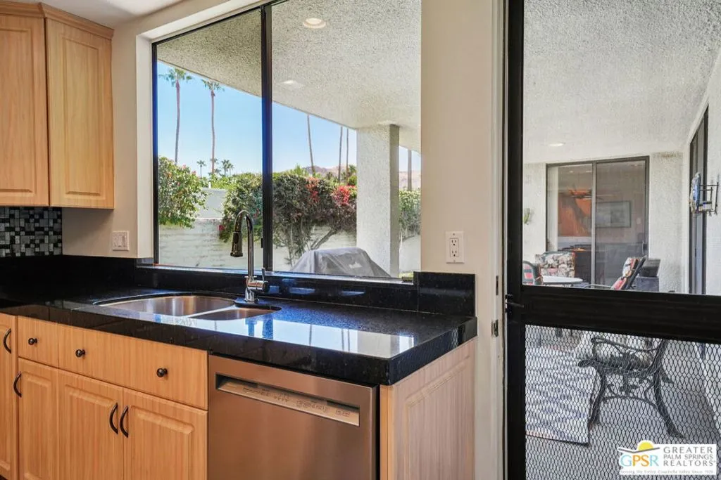 Palm Springs, California 92264, United States, 2 Bedrooms Bedrooms, ,3 BathroomsBathrooms,Residential,Active,189023