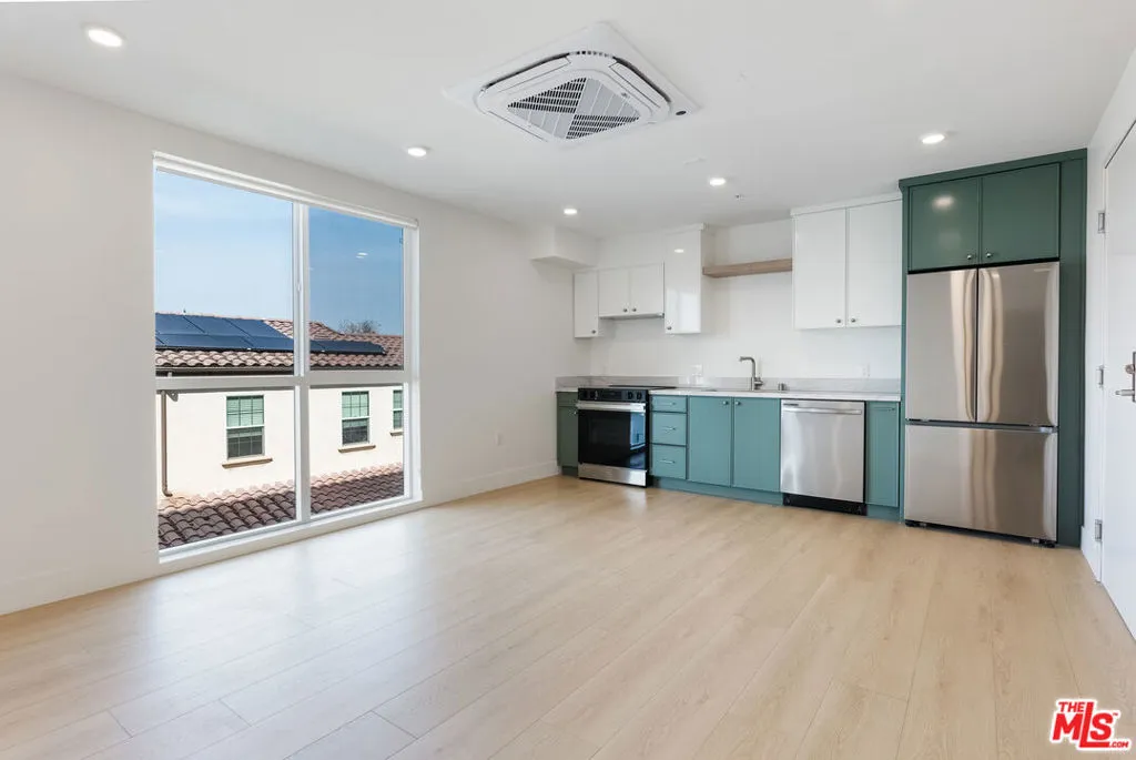 Cypress, California 90630, United States, 3 Bedrooms Bedrooms, ,3 BathroomsBathrooms,Residential,Active,239249