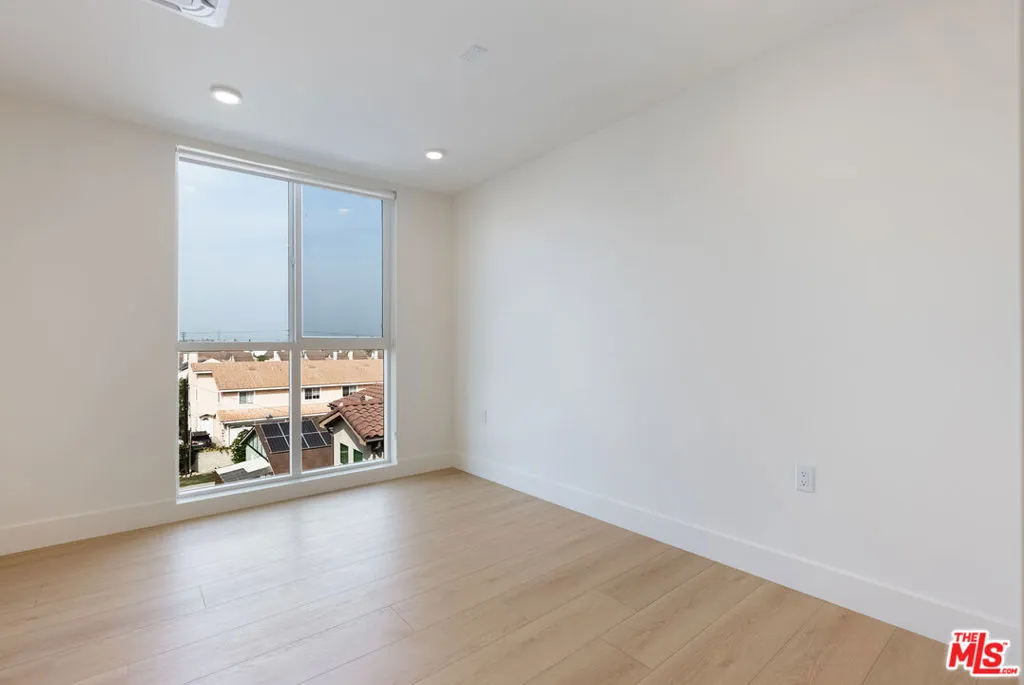 Cypress, California 90630, United States, 3 Bedrooms Bedrooms, ,3 BathroomsBathrooms,Residential,Active,239249