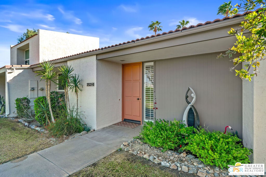 2522 N Whitewater Club Drive D