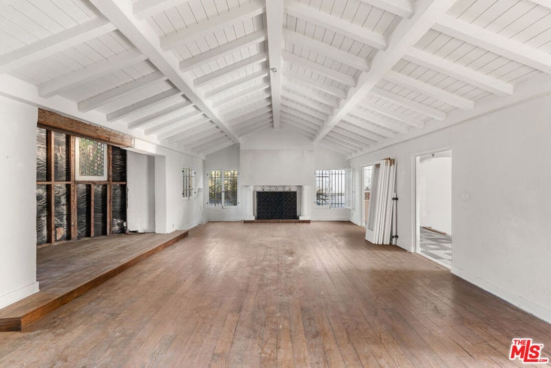 1003 Benedict Canyon Drive