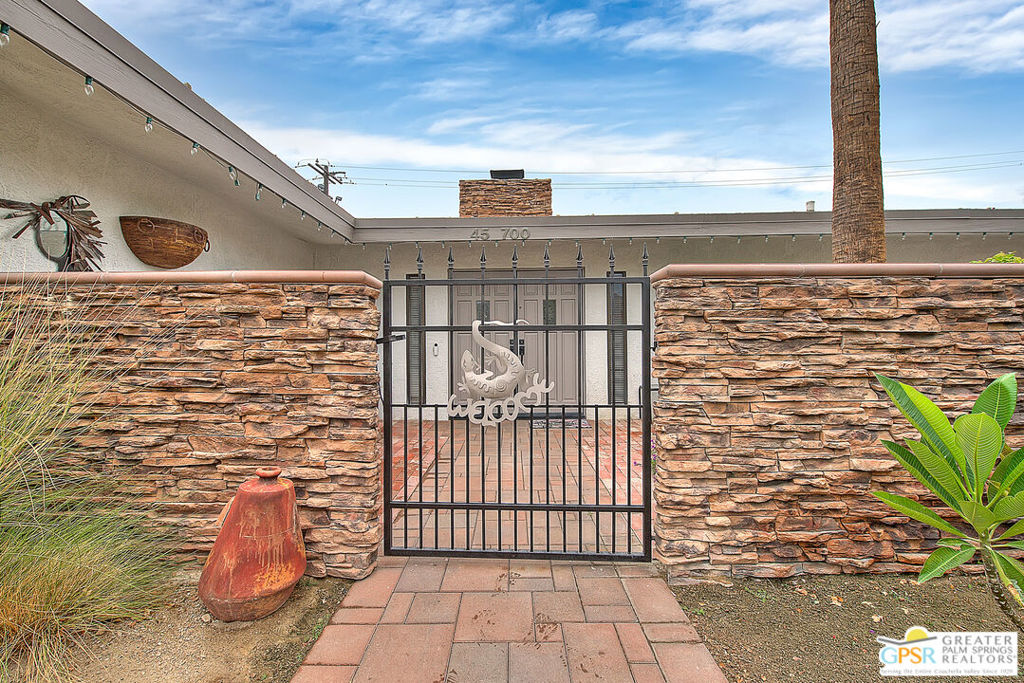 45700 Mountain View Avenue