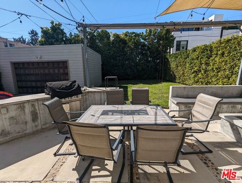 833 N Las Palmas Avenue Los Angeles CA 90038