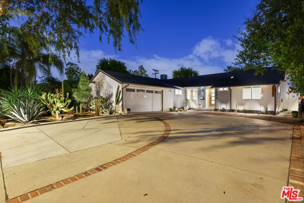 7954 Loma Verde Avenue