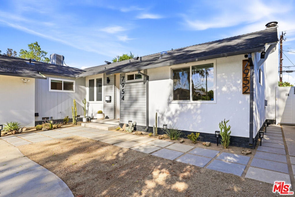 7954 Loma Verde Avenue