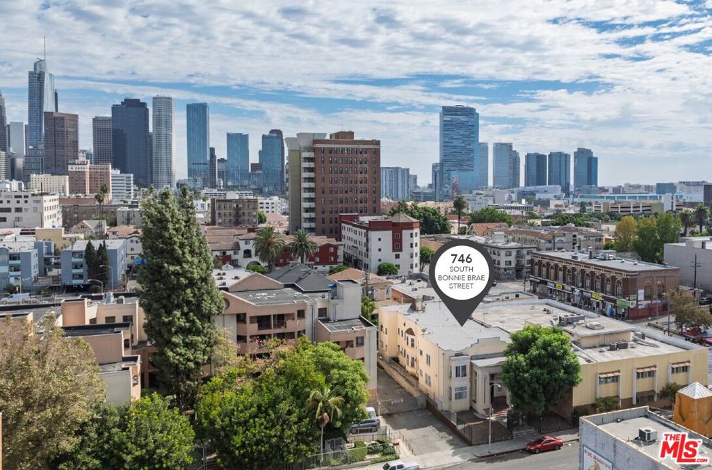 746 S Bonnie Brae Street