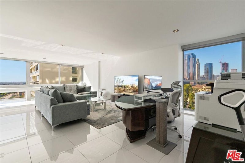 2222 Avenue Of The Stars 1203