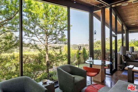 1024 Lindenwood Lane Los Angeles CA 90049