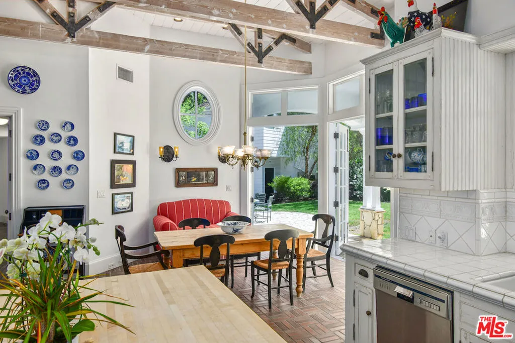 Encino, California 91436, United States, 5 Bedrooms Bedrooms, ,4 BathroomsBathrooms,Residential,Active,152458