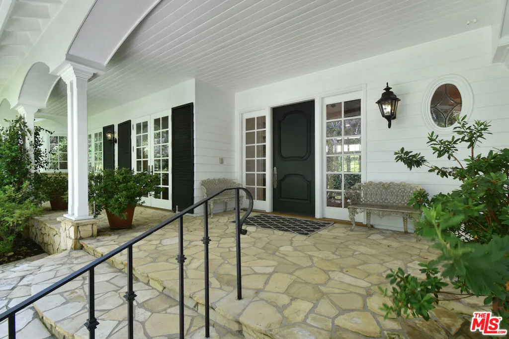 Encino, California 91436, United States, 5 Bedrooms Bedrooms, ,4 BathroomsBathrooms,Residential,Active,152458