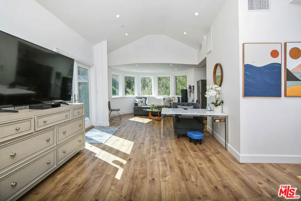 Encino, California 91436, United States, 5 Bedrooms Bedrooms, ,4 BathroomsBathrooms,Residential,Active,152458