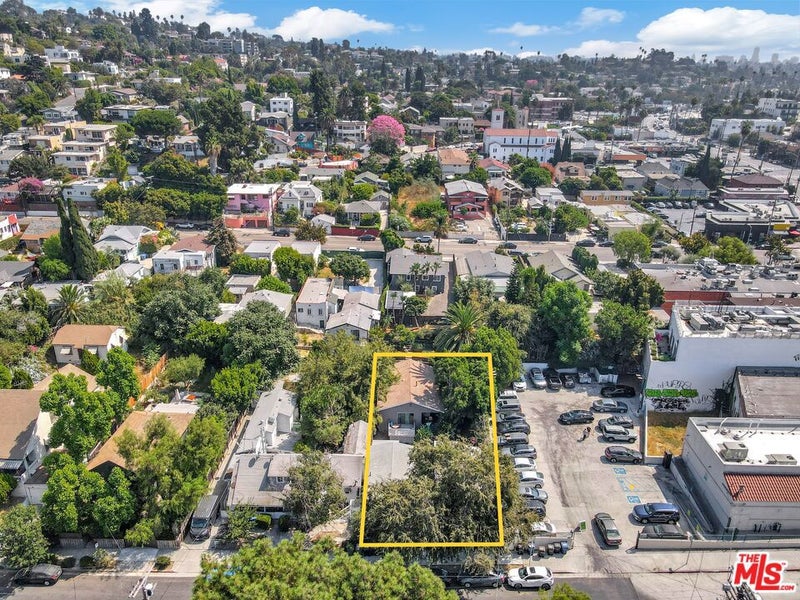 1118 Sanborn Avenue