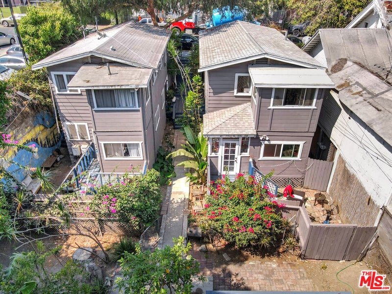 1118 Sanborn Avenue