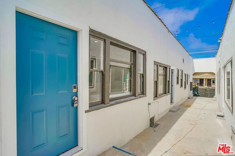 1208 Daisy Avenue