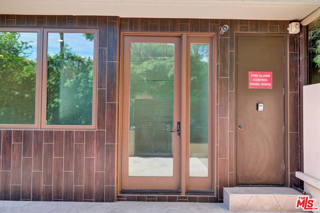 1249 N Formosa Avenue