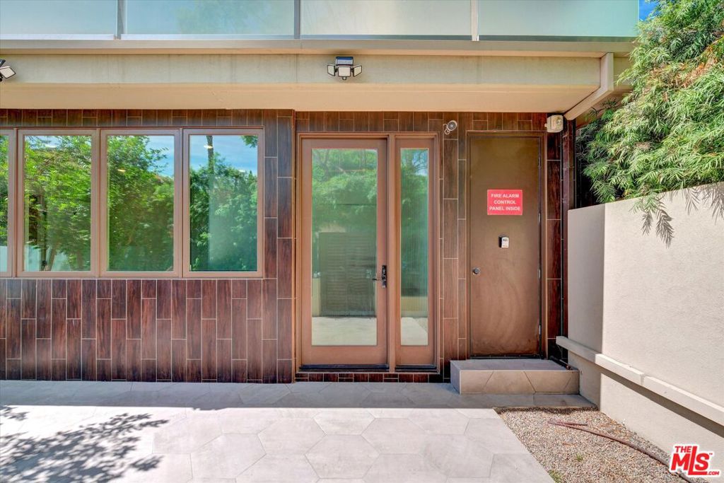 1249 N Formosa Avenue