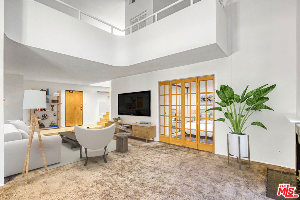 13331 Moorpark Street 352