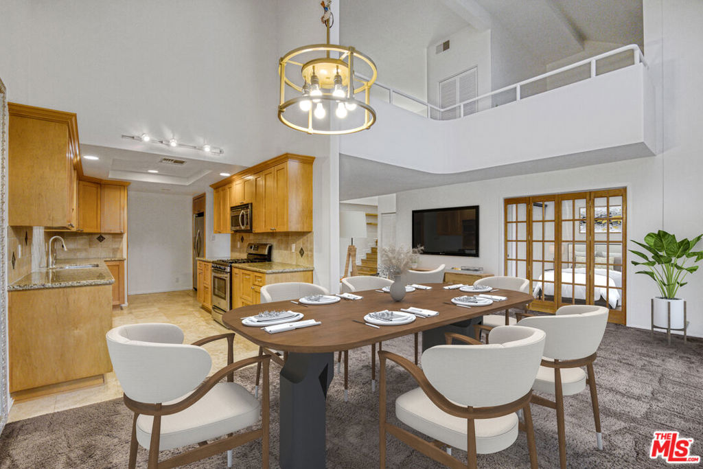 13331 Moorpark Street 352