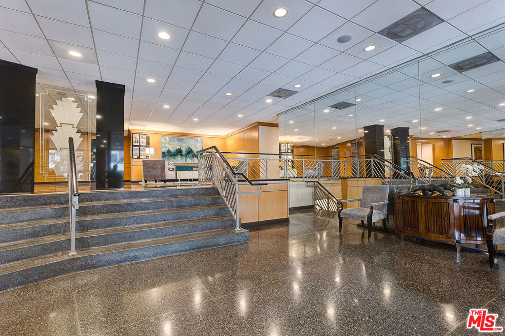 100 S Doheny Drive 223