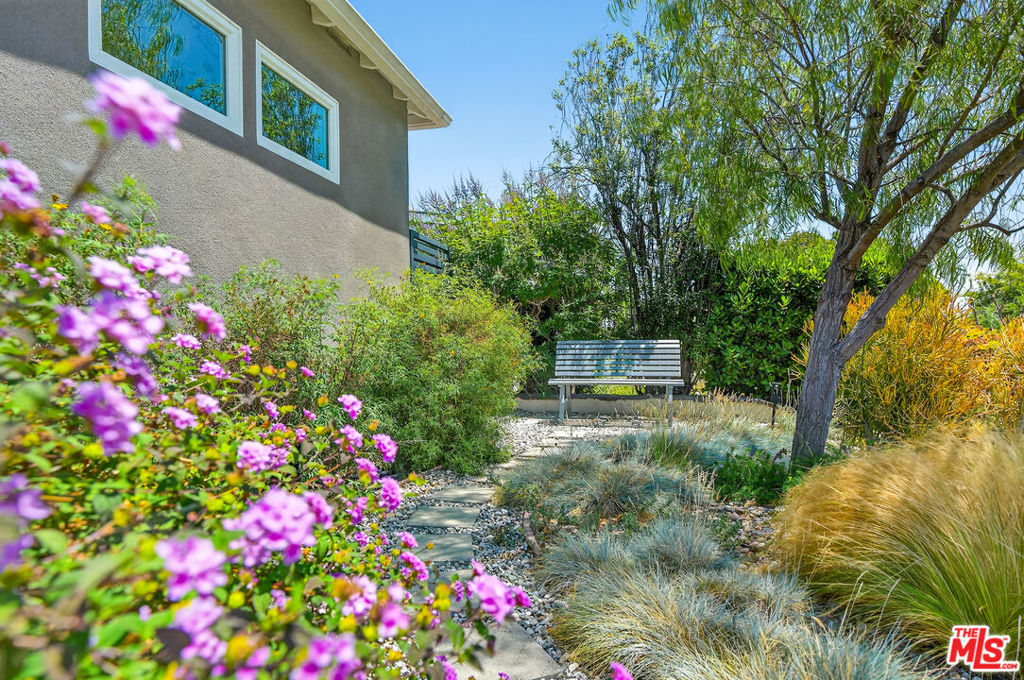Properties 2 2121 Marine Street