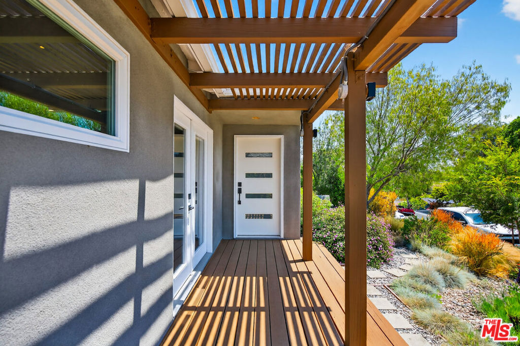 Properties 4 2121 Marine Street