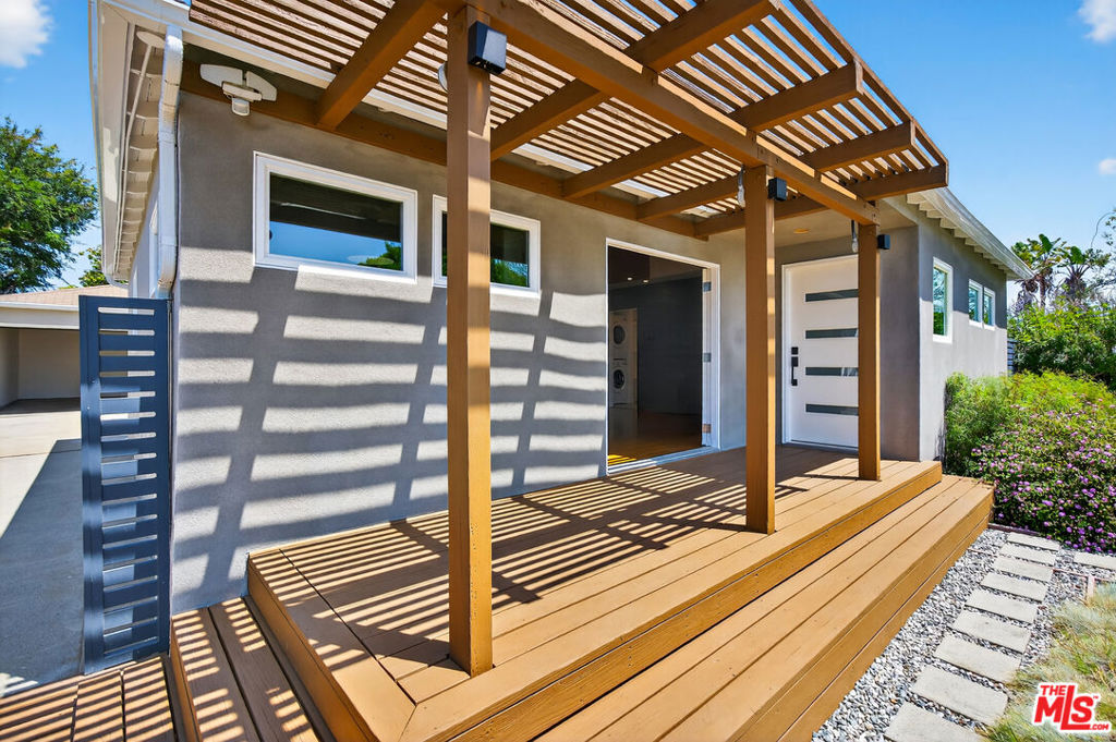 Properties 3 2121 Marine Street