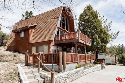 Photo of 43475 Sheephorn Road, Big Bear, CA 92315 (MLS # 25606745)