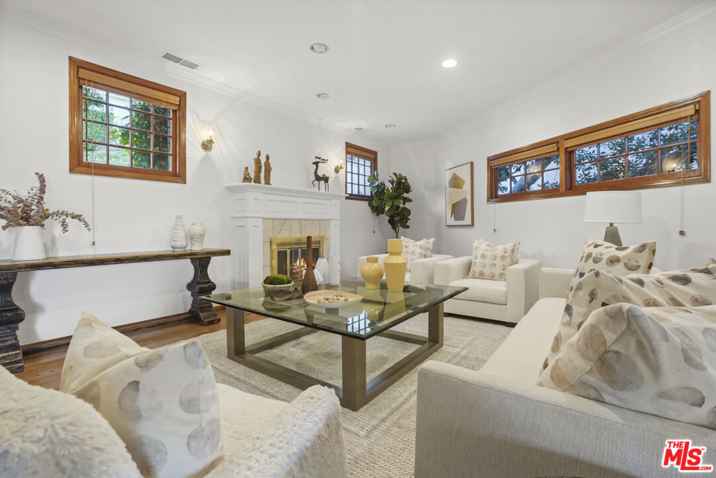 11579 Sunshine Terrace
