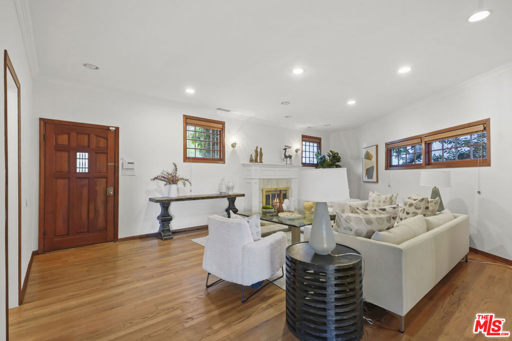 11579 Sunshine Terrace