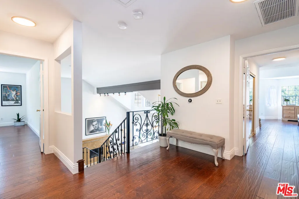 Calabasas, California 91302, United States, 4 Bedrooms Bedrooms, ,3 BathroomsBathrooms,Residential,Active,159574