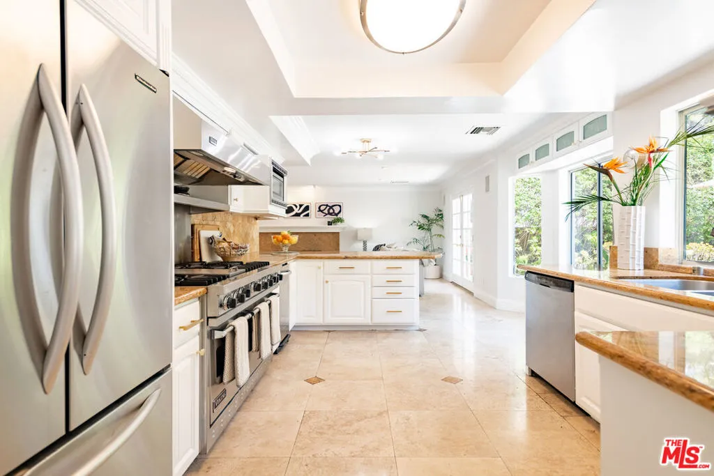 Calabasas, California 91302, United States, 4 Bedrooms Bedrooms, ,3 BathroomsBathrooms,Residential,Active,159574