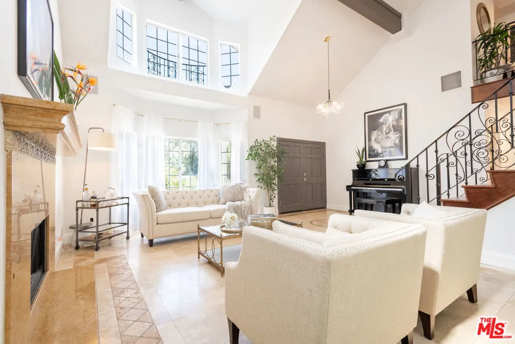 Calabasas, California 91302, United States, 4 Bedrooms Bedrooms, ,3 BathroomsBathrooms,Residential,Active,159574