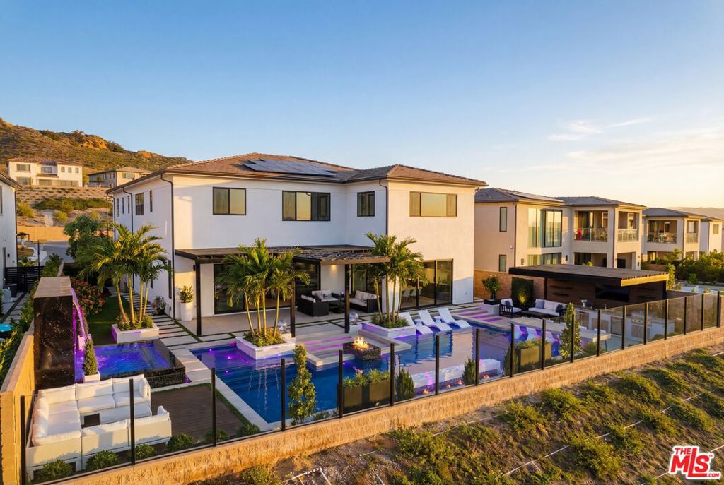 11773 N Greenwood Drive