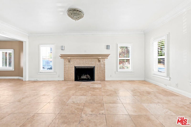570 S Van Ness Avenue