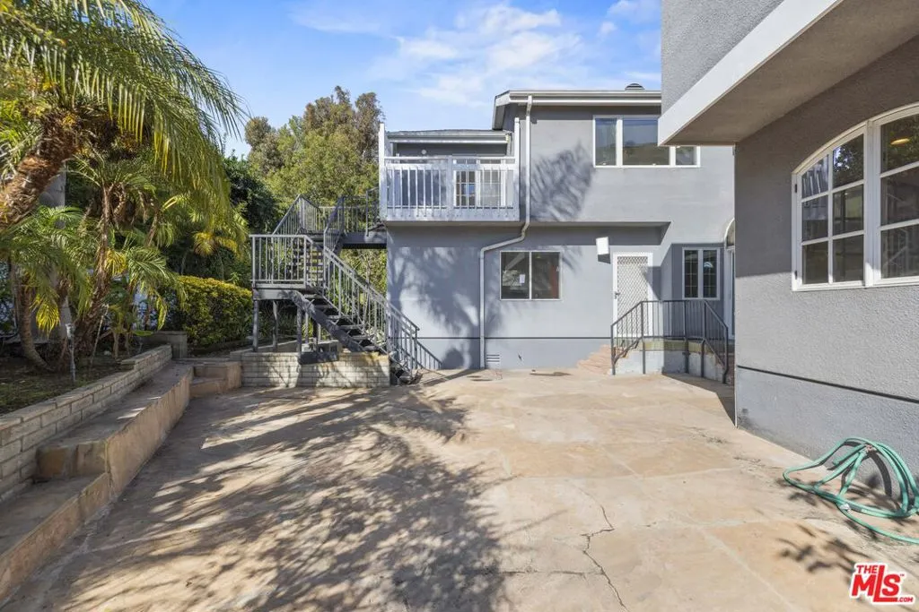 Los Angeles, California 90024, United States, 5 Bedrooms Bedrooms, ,6 BathroomsBathrooms,Residential,Active,210201