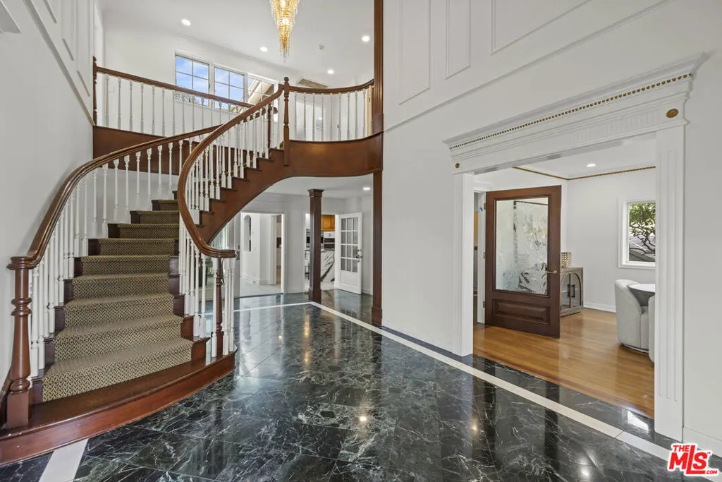 Los Angeles, California 90024, United States, 5 Bedrooms Bedrooms, ,6 BathroomsBathrooms,Residential,Active,210201