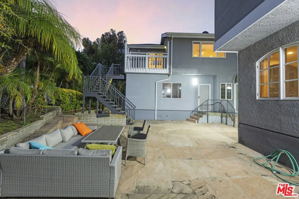 Los Angeles, California 90024, United States, 5 Bedrooms Bedrooms, ,6 BathroomsBathrooms,Residential,Active,210201