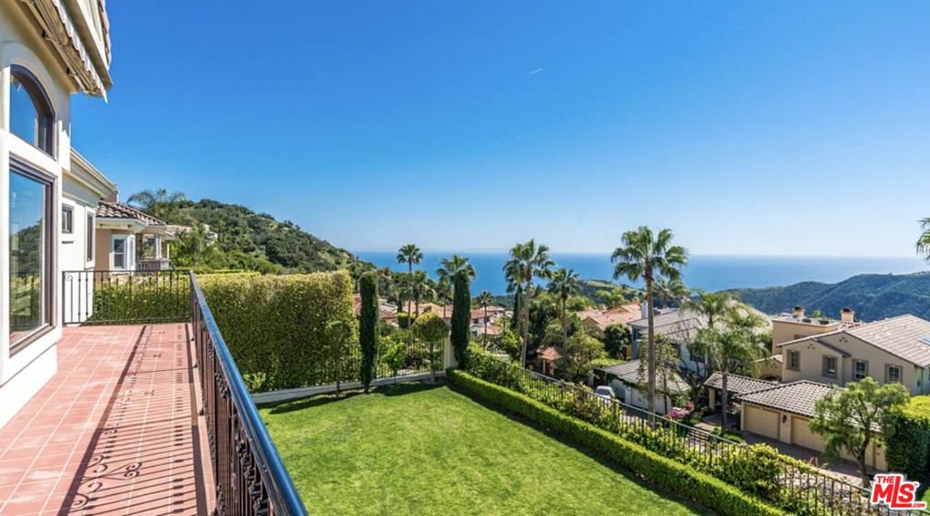 Properties 1 16664 Via Pacifica