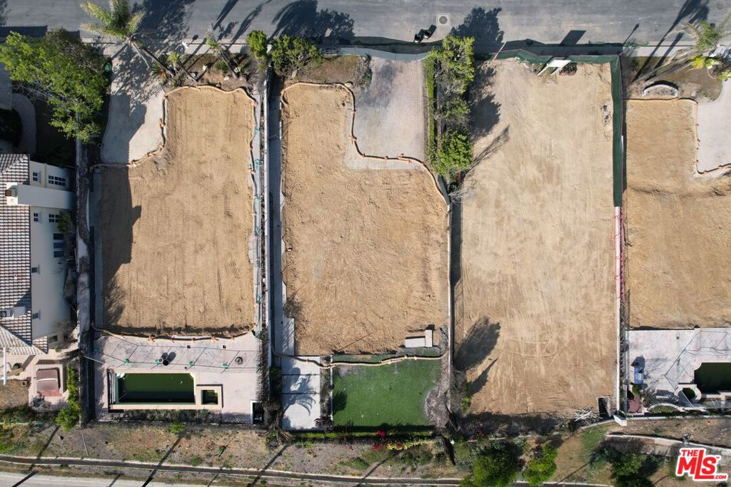Properties 2 16664 Via Pacifica